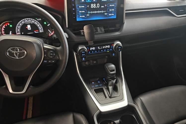 Used Toyota RAV4 2020 2.0L CVT Two-Wheel Drive Fashion Edition Audio And AC Panel