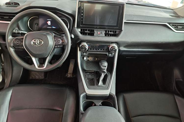 Used Toyota RAV4 2020 2.0L CVT Two-Wheel Drive Fashion Edition Center Console