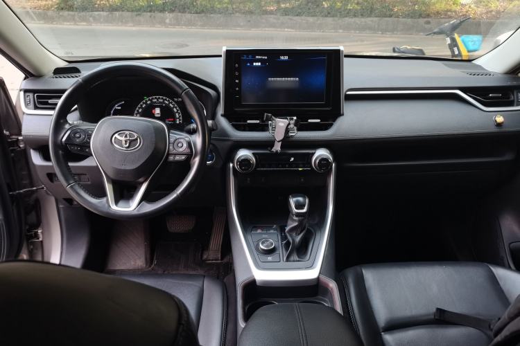 Used Toyota RAV4 2020 Dual-Engine 2.5L E-CVT 4x4 Elite PLUS Edition Center Console
