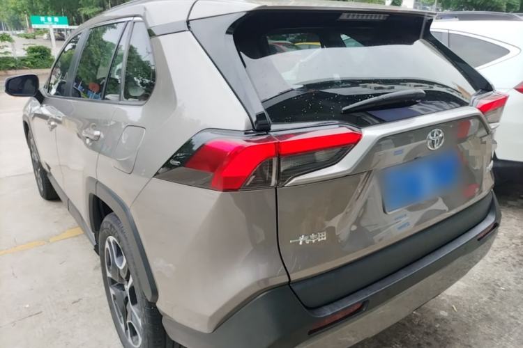 Used Toyota RAV4 2020 2.0L CVT Two-Wheel Drive Prestige Edition Exterior 2