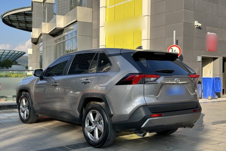 Used Toyota RAV4 2020 2.0L CVT Two-Wheel Drive Fashion Edition Exterior 2