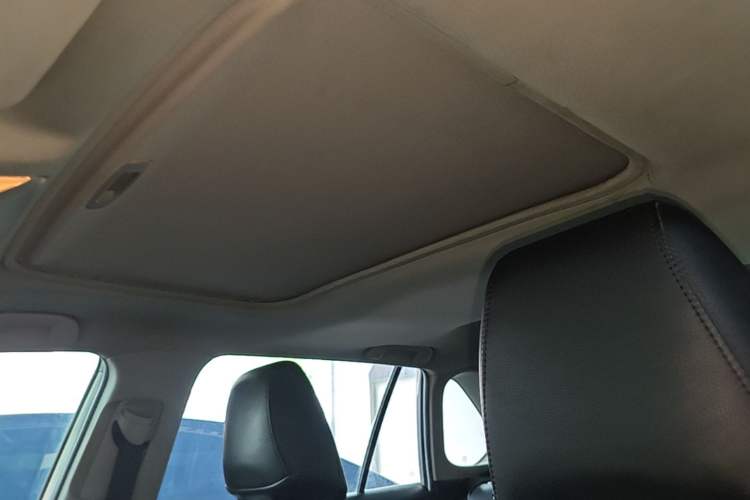 Used Toyota RAV4 2020 2.0L CVT Two-Wheel Drive Fashion Edition Headliner