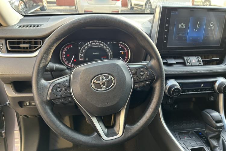 Used Toyota RAV4 2020 2.0L CVT Two-Wheel Drive Fashion Edition Interior 4