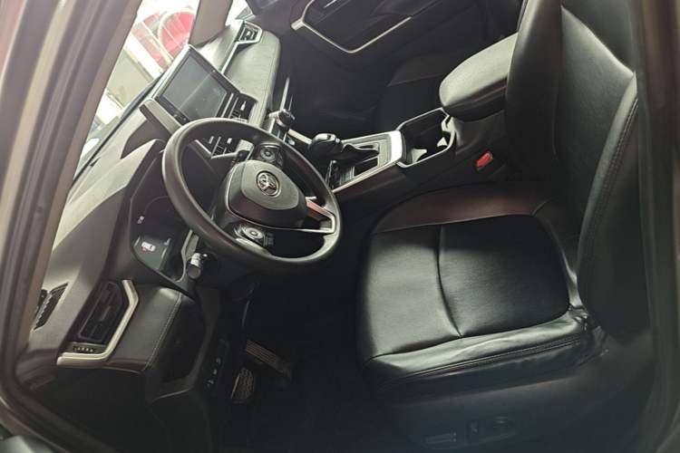 Used Toyota RAV4 2020 2.0L CVT Two-Wheel Drive Fashion Edition Left Front Seat