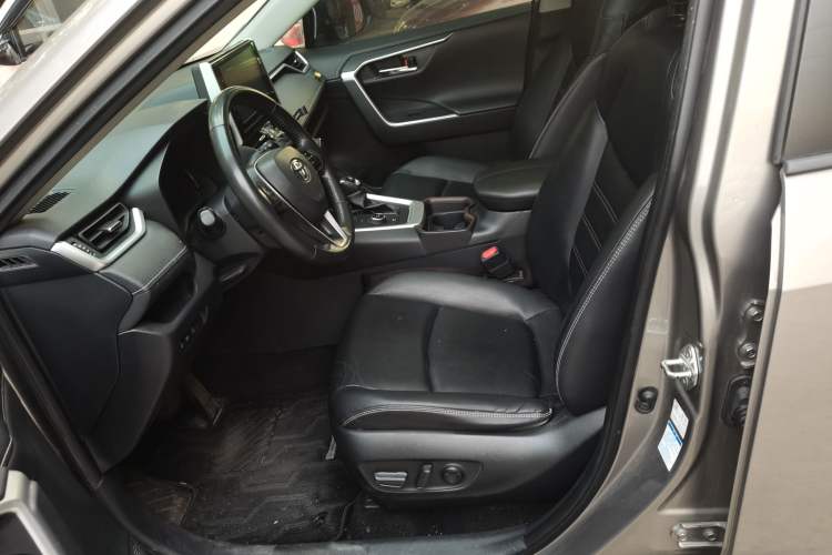 Used Toyota RAV4 2020 Dual-Engine 2.5L E-CVT 4x4 Elite PLUS Edition Left Front Seat