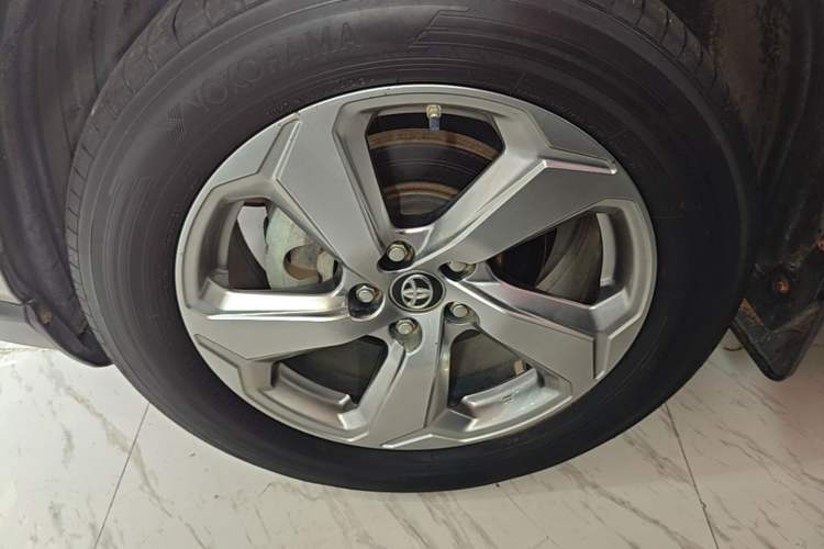 Used Toyota RAV4 2020 2.0L CVT Two-Wheel Drive Fashion Edition Left Front Wheel Hub