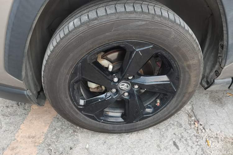 Used Toyota RAV4 2020 Dual-Engine 2.5L E-CVT 4x4 Elite PLUS Edition Left Front Wheel Hub