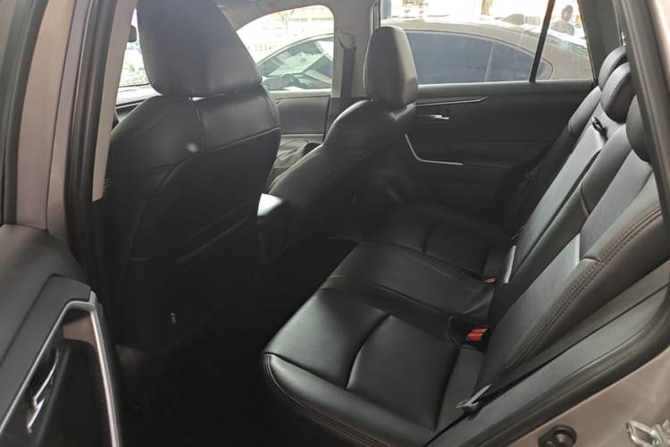 Used Toyota RAV4 2020 2.0L CVT Two-Wheel Drive Fashion Edition Left Rear Seat