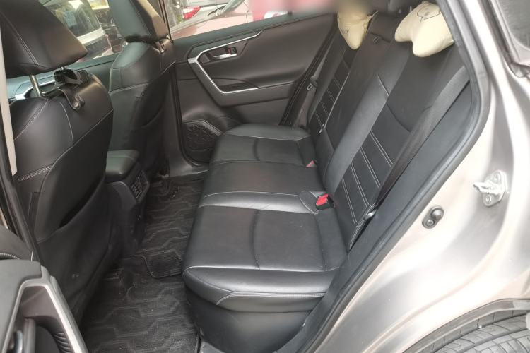 Used Toyota RAV4 2020 Dual-Engine 2.5L E-CVT 4x4 Elite PLUS Edition Left Rear Seat