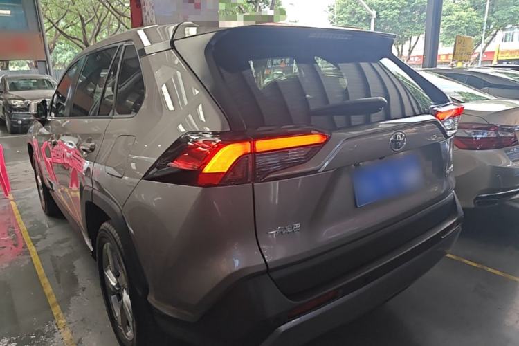 Used Toyota RAV4 2020 2.0L CVT Two-Wheel Drive Fashion Edition Rear Left 45 Deg