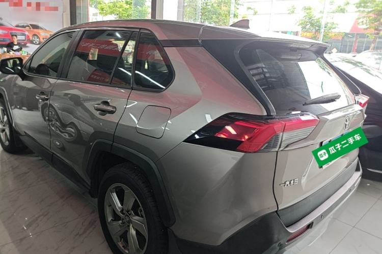 Used Toyota RAV4 2020 2.0L CVT Two-Wheel Drive Fashion Edition Rear Left 45 Deg