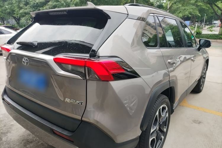 Used Toyota RAV4 2020 2.0L CVT Two-Wheel Drive Prestige Edition Rear Right 45 Deg