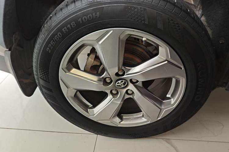 Used Toyota RAV4 2020 2.0L CVT Two-Wheel Drive Fashion Edition Right Rear Wheel Hub