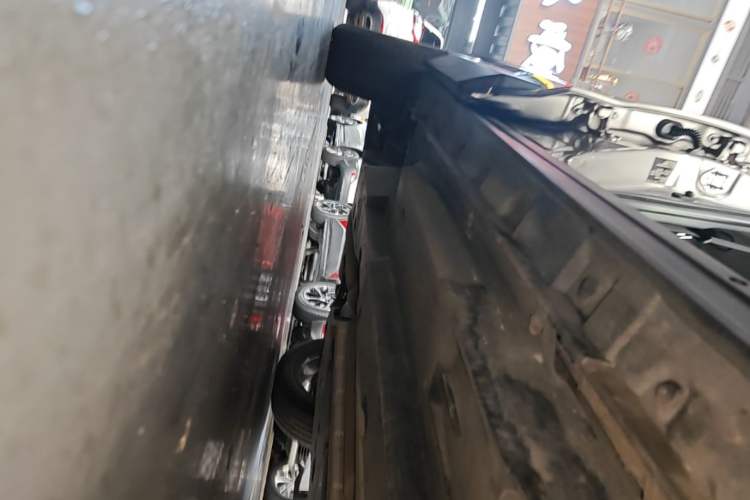 Used Toyota RAV4 2020 2.0L CVT Two-Wheel Drive Fashion Edition Right Side Sill