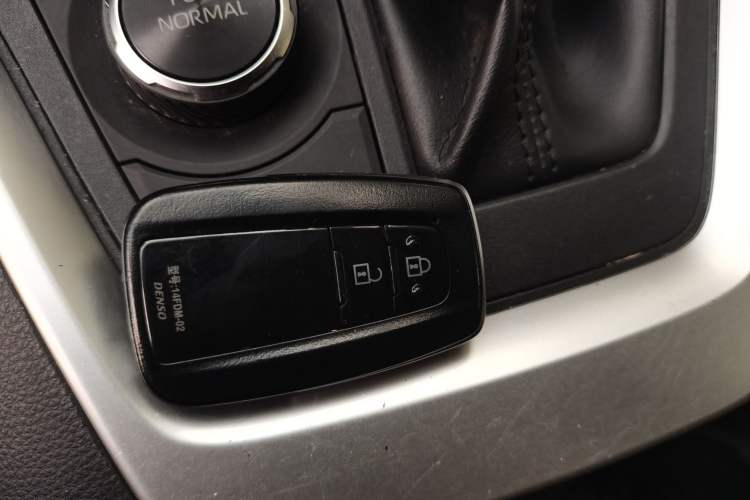Used Toyota RAV4 2020 Dual-Engine 2.5L E-CVT 4x4 Elite PLUS Edition Vehicle Key