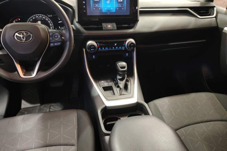 Used Toyota RAV4 2020 2.0L CVT Two-Wheel Drive Fashion Edition Audio And AC Panel