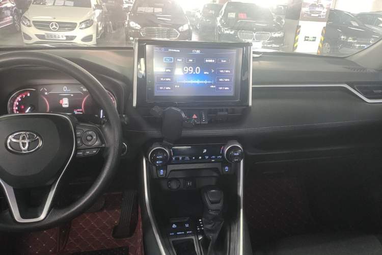 Used Toyota RAV4 2020 2.0L CVT Two-Wheel Drive Fashion Edition Audio And AC Panel