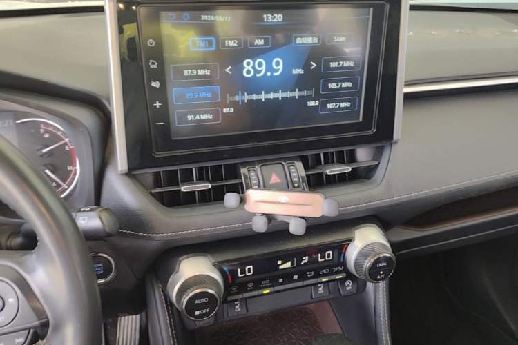 Used Toyota RAV4 2020 2.0L CVT Two-Wheel Drive Prestige Edition Audio And AC Panel