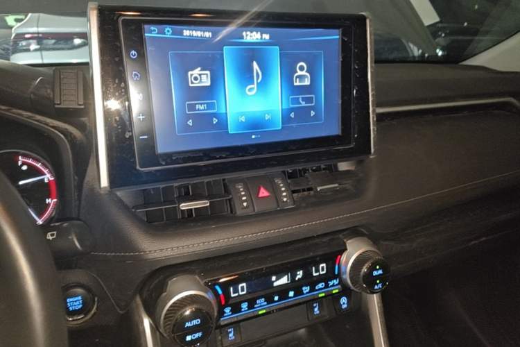 Used Toyota RAV4 2020 2.0L CVT Two-Wheel Drive Fashion PLUS Edition Audio And AC Panel