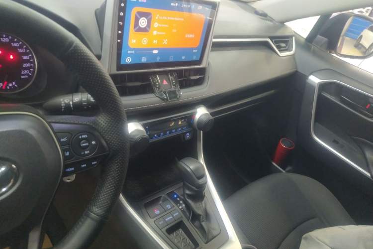 Used Toyota RAV4 2020 2.0L CVT Two-Wheel Drive Urban Edition Audio And AC Panel
