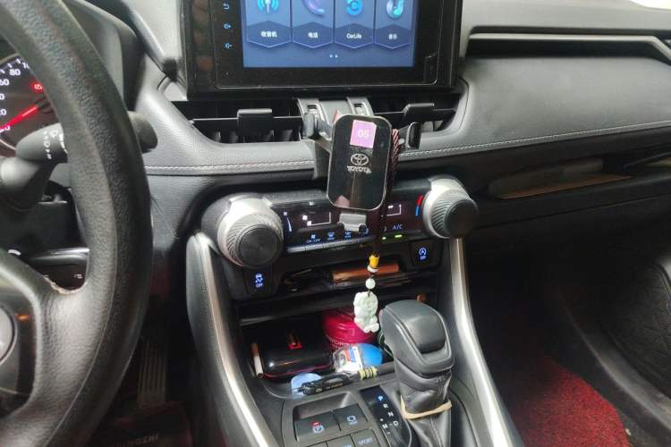 Used Toyota RAV4 2020 2.0L CVT Two-Wheel Drive Urban Edition Audio And AC Panel