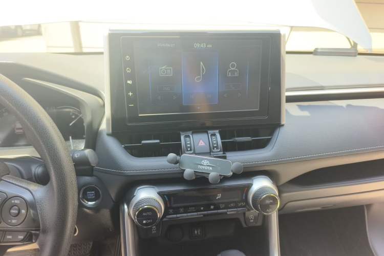 Used Toyota RAV4 2020 2.0L CVT Two-Wheel Drive Fashion Edition Audio And AC Panel