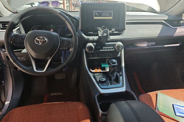 Used Toyota RAV4 2020 Dual-Motor 2.5L E-CVT Four-Wheel Drive Flagship Edition Center Console