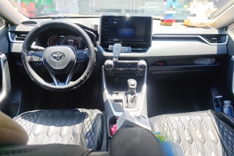 Used Toyota RAV4 2020 2.0L CVT Two-Wheel Drive Fashion Edition Center Console