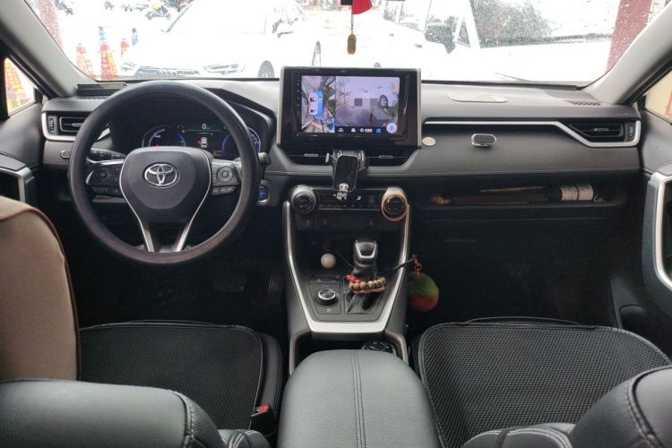 Used Toyota RAV4 2020 Dual-Engine 2.5L E-CVT 4x4 Elite PLUS Edition Center Console