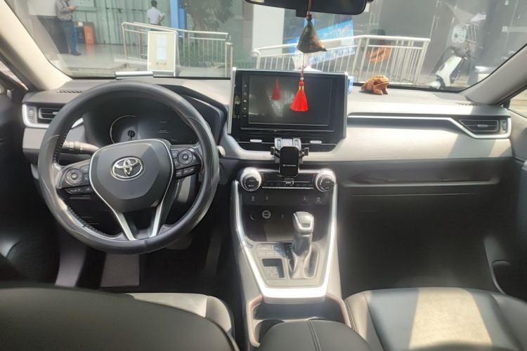 Used Toyota RAV4 2020 2.0L CVT Two-Wheel Drive Prestige Edition Center Console