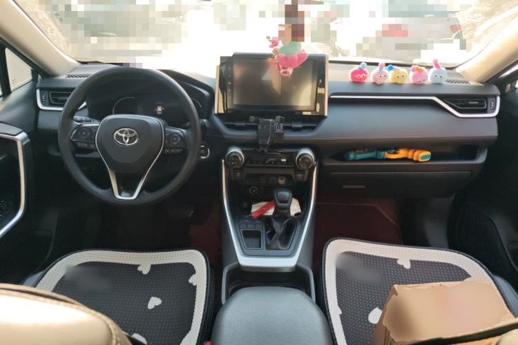 Used Toyota RAV4 2020 2.0L CVT Two-Wheel Drive Fashion Edition Center Console
