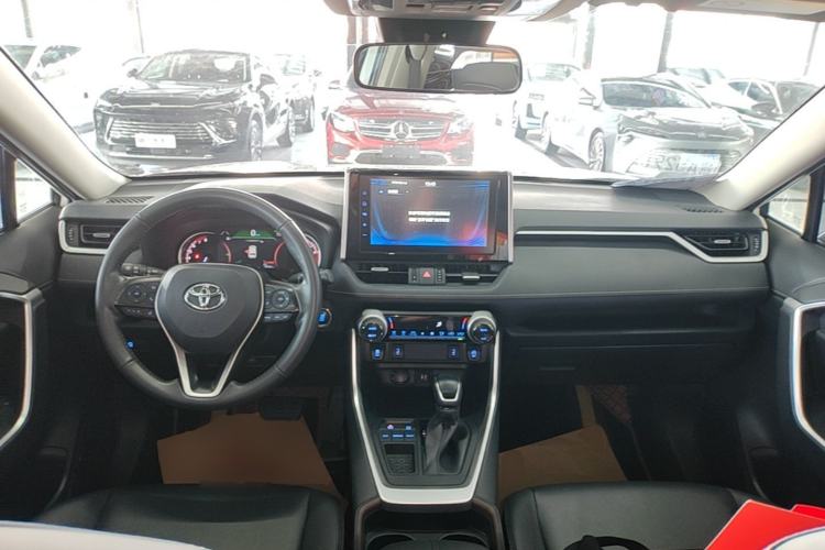 Used Toyota RAV4 2020 2.0L CVT Two-Wheel Drive Fashion PLUS Edition Center Console