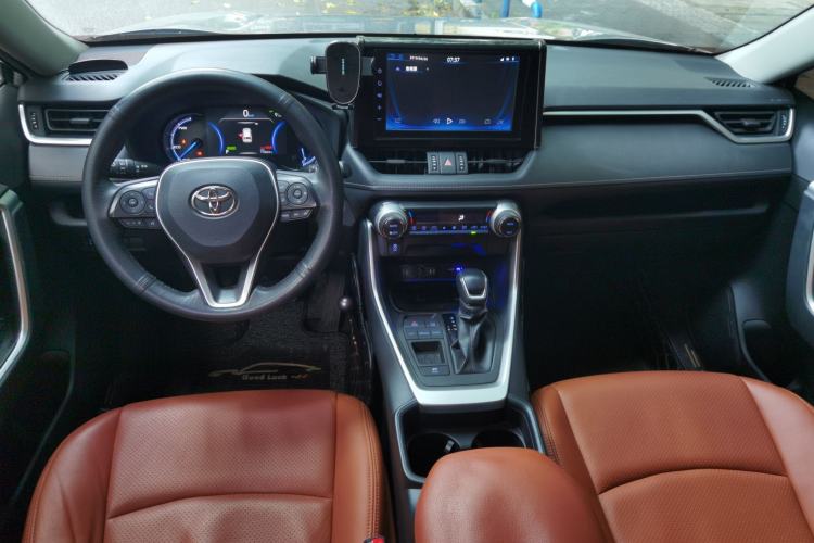 Used Toyota RAV4 2020 Dual-Engine 2.5L E-CVT Two-Wheel Drive Elite Edition Center Console