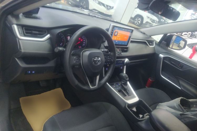 Used Toyota RAV4 2020 2.0L CVT Two-Wheel Drive Urban Edition Center Console