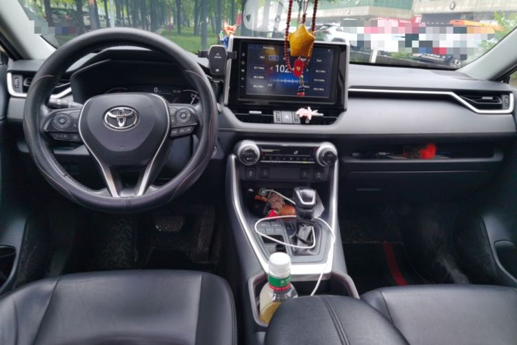 Used Toyota RAV4 2020 2.0L CVT Two-Wheel Drive Fashion PLUS Edition Center Console