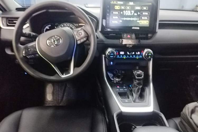 Used Toyota RAV4 2020 Dual-Engine 2.5L E-CVT Two-Wheel Drive Elite Edition Center Console