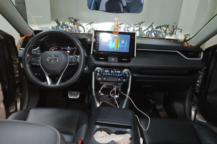 Used Toyota RAV4 2020 2.0L CVT Two-Wheel Drive Fashion PLUS Edition Center Console
