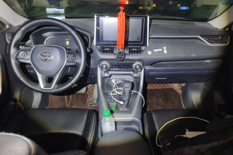 Used Toyota RAV4 2020 2.0L CVT 4x4 Trend Edition Center Console