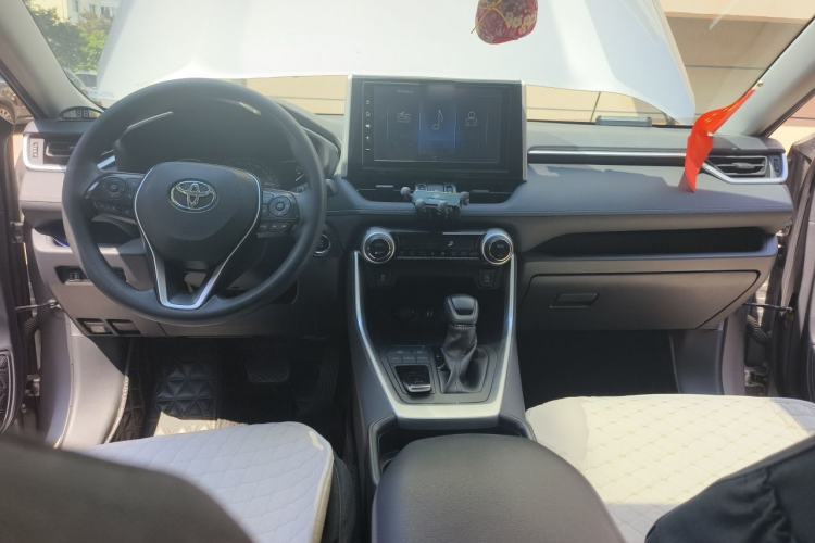 Used Toyota RAV4 2020 2.0L CVT Two-Wheel Drive Fashion Edition Center Console