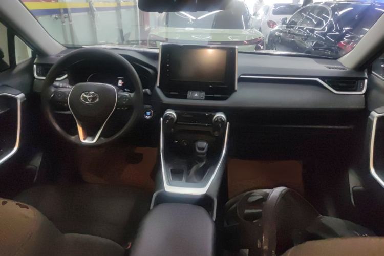 Used Toyota RAV4 2020 2.0L CVT Two-Wheel Drive Fashion Edition Center Console