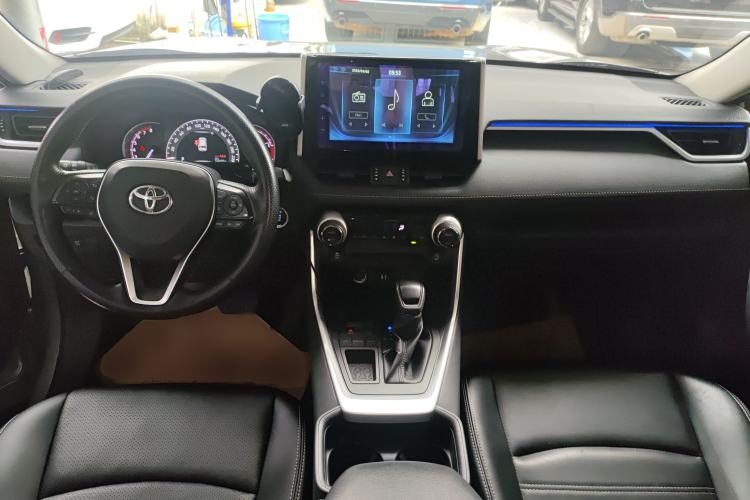 Used Toyota RAV4 2020 2.0L CVT Two-Wheel Drive Fashion Edition Center Console
