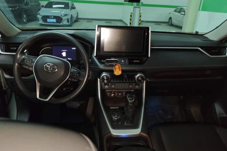 Used Toyota RAV4 2020 2.0L CVT Four-Wheel Drive Prestige Edition Center Console