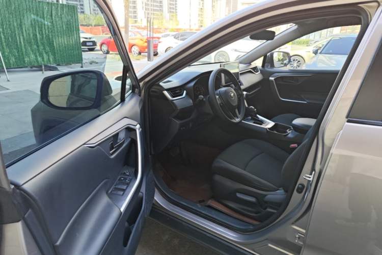 Used Toyota RAV4 2020 2.0L CVT Two-Wheel Drive Urban Edition Driver Seat