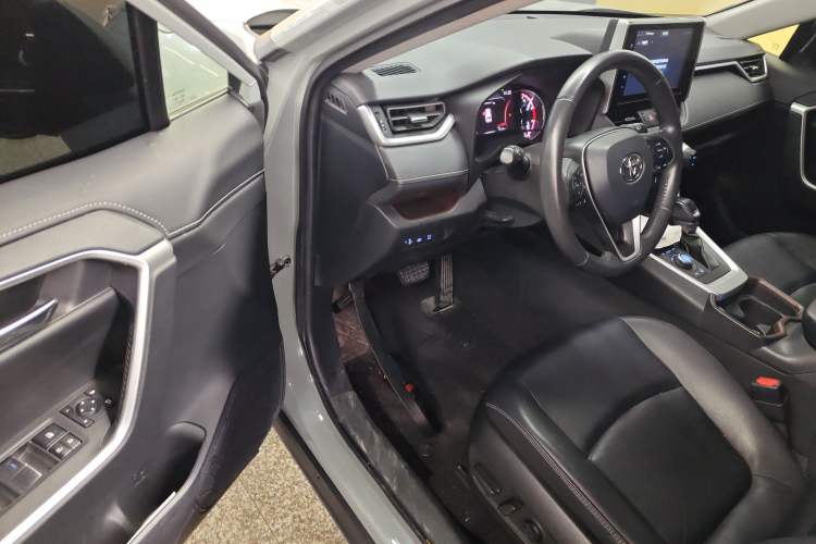 Used Toyota RAV4 2020 2.0L CVT Four-Wheel Drive Prestige Edition Driver Seat