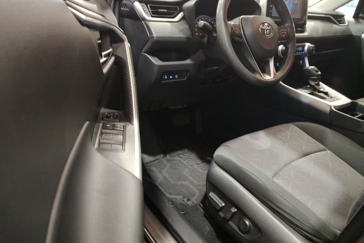 Used Toyota RAV4 2020 2.0L CVT Two-Wheel Drive Fashion Edition Driver Seat