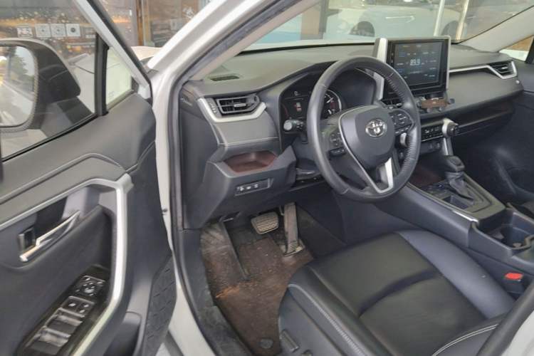 Used Toyota RAV4 2020 2.0L CVT Two-Wheel Drive Prestige Edition Driver Seat