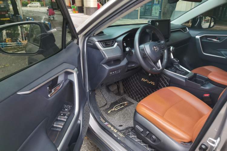 Used Toyota RAV4 2020 Dual-Engine 2.5L E-CVT Two-Wheel Drive Elite Edition Driver Seat