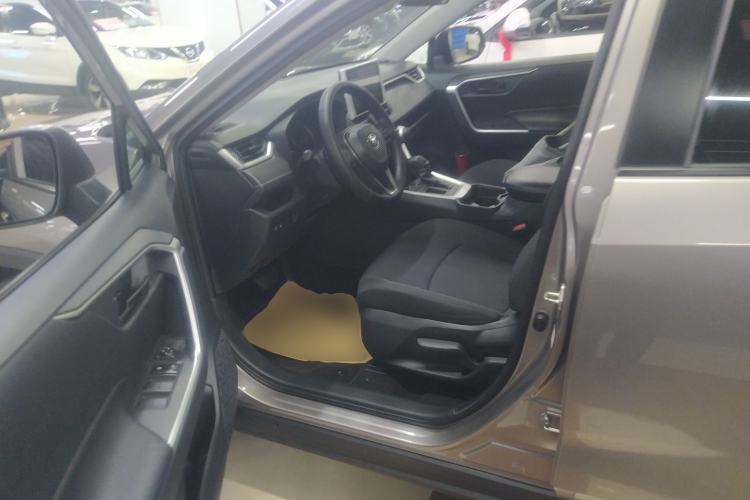 Used Toyota RAV4 2020 2.0L CVT Two-Wheel Drive Urban Edition Driver Seat