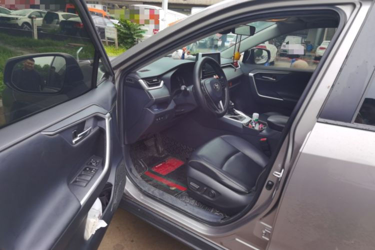 Used Toyota RAV4 2020 2.0L CVT Two-Wheel Drive Fashion PLUS Edition Driver Seat