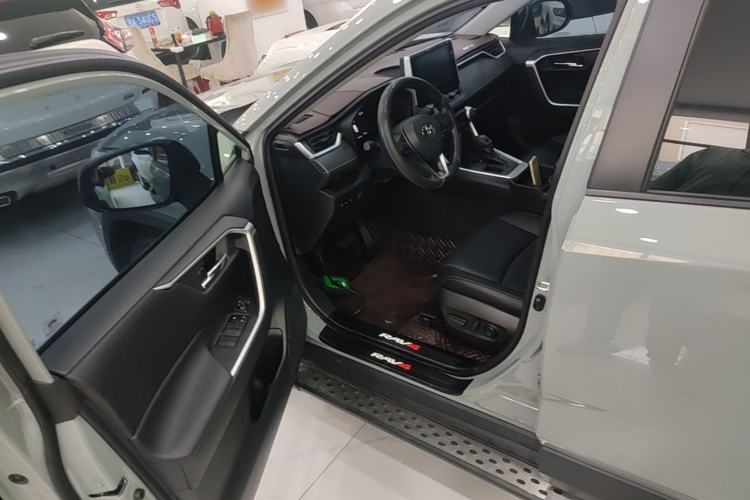 Used Toyota RAV4 2020 2.0L CVT Two-Wheel Drive Fashion Edition Driver Seat
